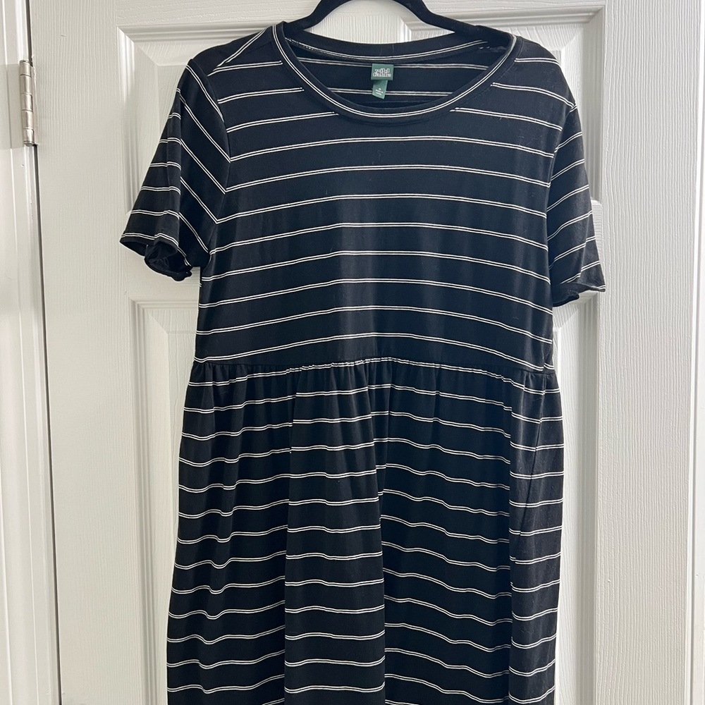 Wild Fable Black and White Striped T Shirt Dress Knee Length (M)